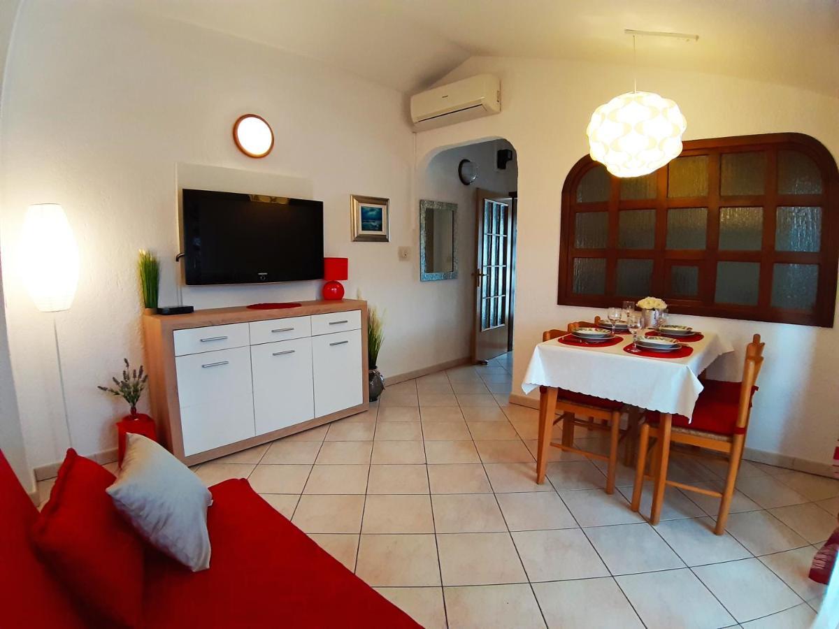 Apartments Zrinka 793 Poreč Eksteriør billede