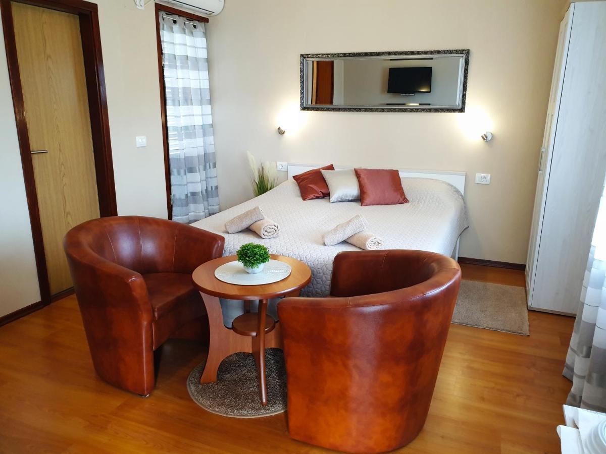Apartments Zrinka 793 Poreč Eksteriør billede